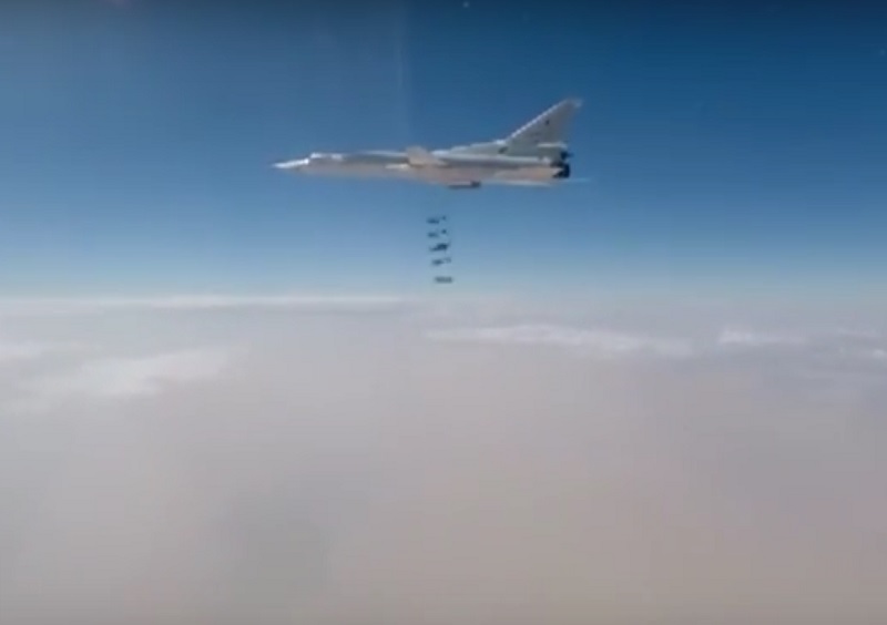 ПОГЛЕДАЈТЕ: Руски бомбардери опет бомбардују терористе (ВИДЕО)